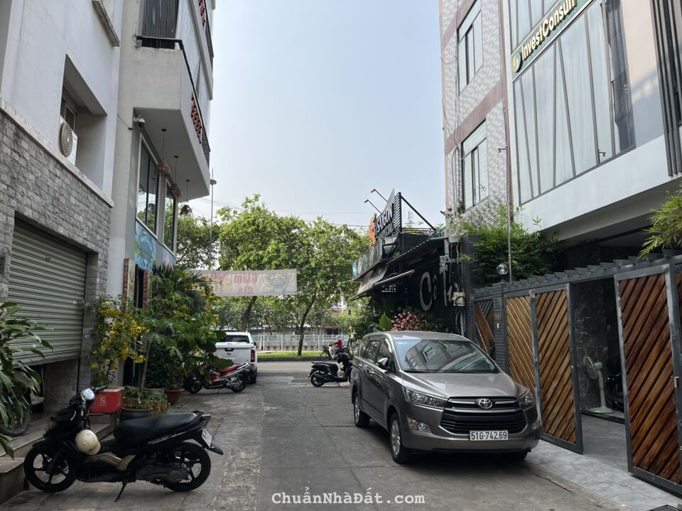 Hẻm xe tải Hoàng Sa P.Tân Định Q.1