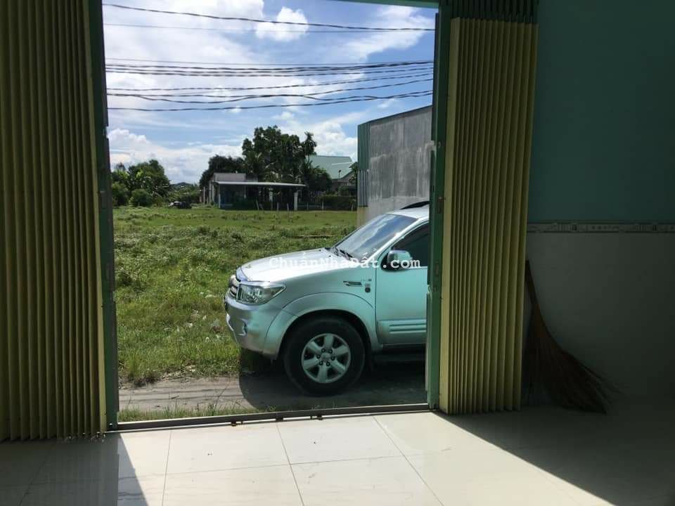 Tôi cần bán nhà mới đẹp diện tích khủng 5mx25m ngay tại mỹ hạnh nam giáp hóc hôn