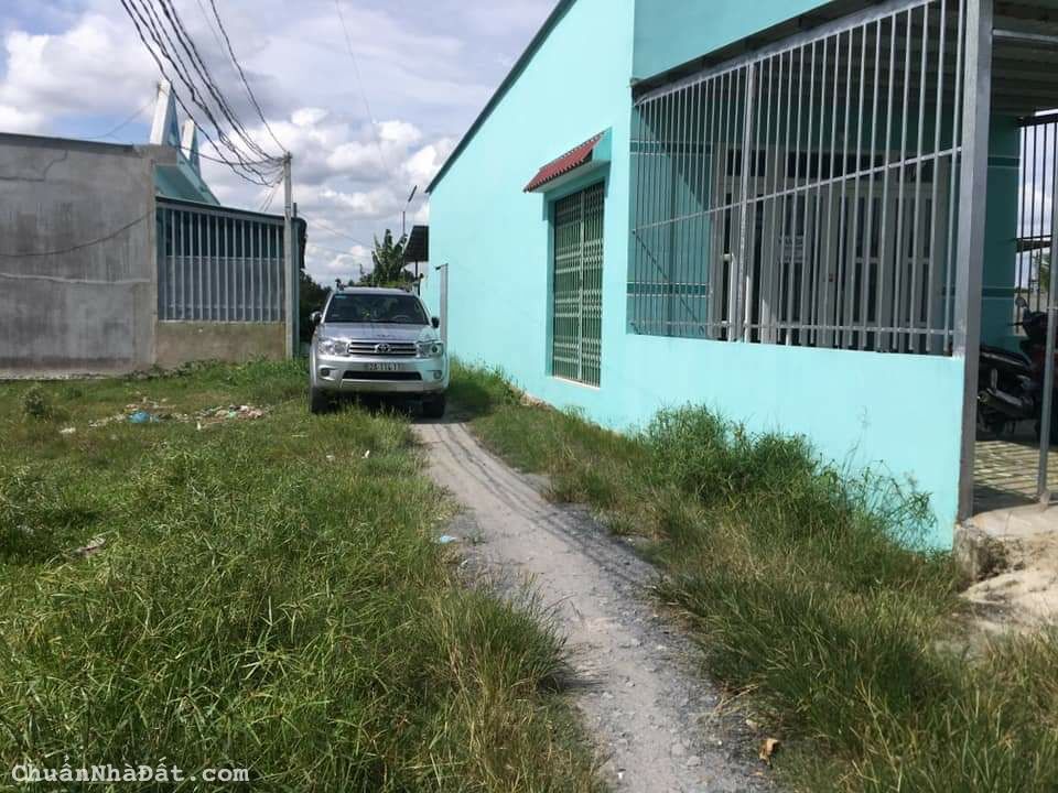 Tôi cần bán nhà mới đẹp diện tích khủng 5mx25m ngay tại mỹ hạnh nam giáp hóc hôn