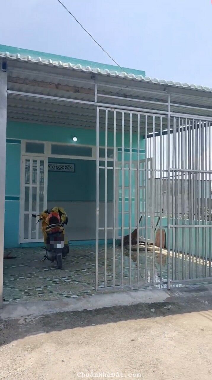 Tôi cần bán nhà mới đẹp diện tích khủng 5mx25m ngay tại mỹ hạnh nam giáp hóc hôn