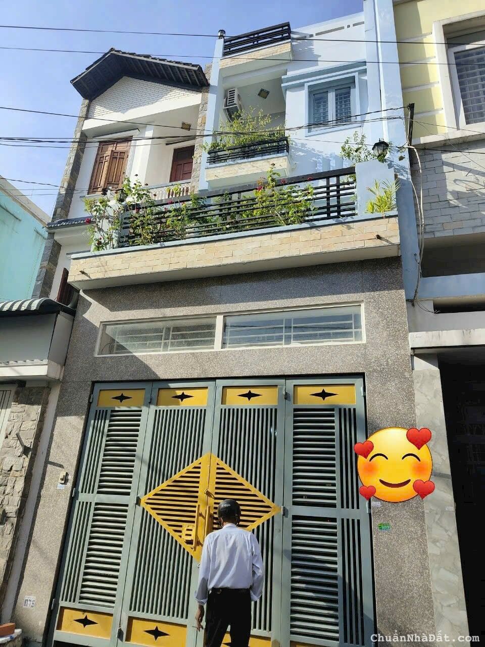 Nhà 2 lầu đẹp xinh diện tích khủng 4mx20m tại nguyễn ảnh thủ tân chánh hiệp Nhà 2 lầu đẹp xinh diện tích khủng 4mx20m tại nguyễn ảnh thủ tân chánh hiệp