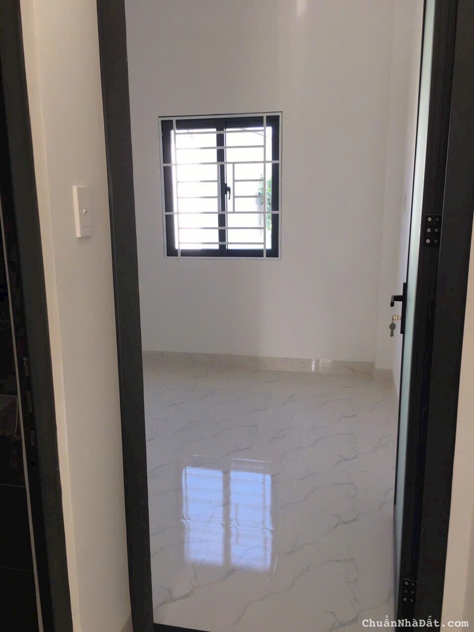 Nhà mới rất đẹp, kiến trúc hiện đại, có 2 máy lạnh, hẻm 6m tân chánh hiệp Nhà mới rất đẹp, kiến trúc hiện đại, có 2 máy lạnh, hẻm 6m tân chánh hiệp