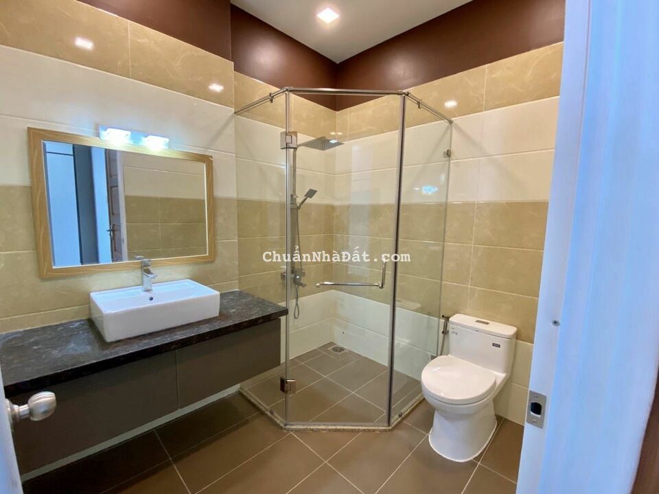 Mặt tiền đường 10. Khu dân cư cao cấp Phước Kiển Nhà Bè. 4 tầng 5m x 20m. Giá 11,95 tỷ Mặt tiền đường 10. Khu dân cư cao cấp Phước Kiển Nhà Bè. 4 tầng 5m x 20m. Giá 11,95 tỷ