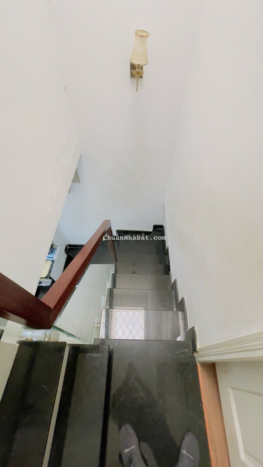 NHÀ XINH SAU LƯNG CHỢ BÀ CHIỂU. DT 30m2. GIÁ 3.3 TỶ NHÀ XINH SAU LƯNG CHỢ BÀ CHIỂU. DT 30m2. GIÁ 3.3 TỶ