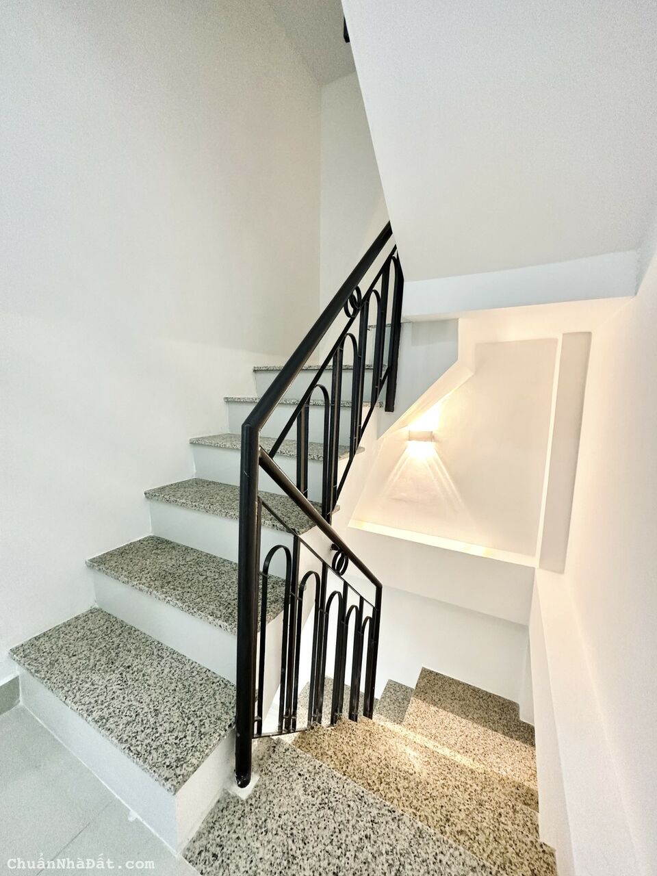 NHÀ ĐẸP 4 TẦNG NGANG LỚN 5,2m GIÁP Q1 TIỆN KINH DOANH. GIÁ 4.4 TỶ NHÀ ĐẸP 4 TẦNG NGANG LỚN 5,2m GIÁP Q1 TIỆN KINH DOANH. GIÁ 4.4 TỶ