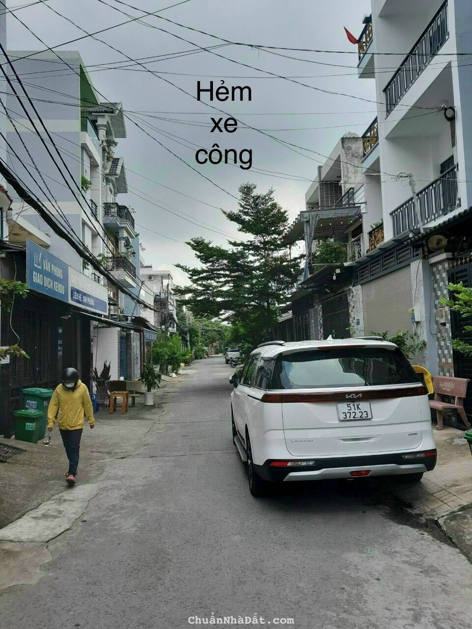 BÁN NHÀ 704/55 HƯƠNG LỘ 2 KHU NHÀ PHỐ XÂY ĐỒNG BỘ HẺM 7M  NGANG 4,2 X13,5 5TẦNG + SÂN THƯỢNG  6 PN 