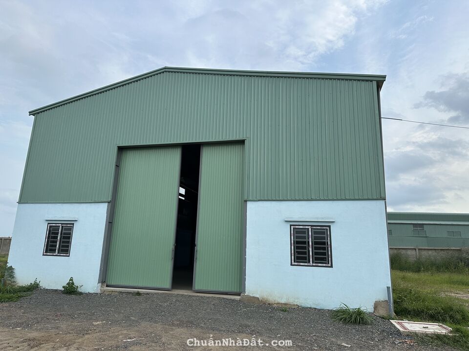 Cho thuê kho xưởng 500m2. 30tr/1 tháng. 55 Tây Lân DT: 13*45m công 40f vào