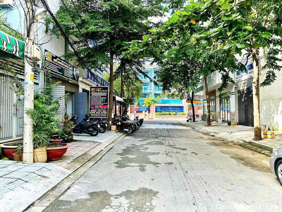 Bán siêu phẩm nhà phố tại Gò Vấp, ngay mặt tiền đường lộ 12m, được thiết kế hiện đại và sang trọng