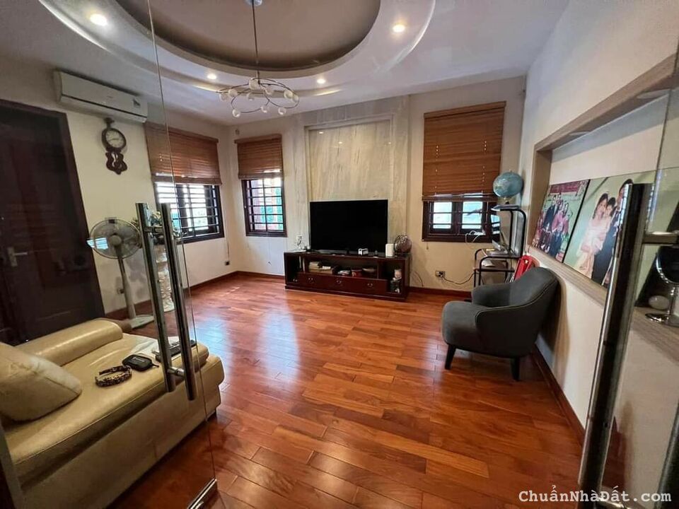 Thông tin thật 100% - Bán biệt thự khu Lão Thành Cách Mạng 306m2, 90 tỷ sát mặt phố Trần Kim Xuyến