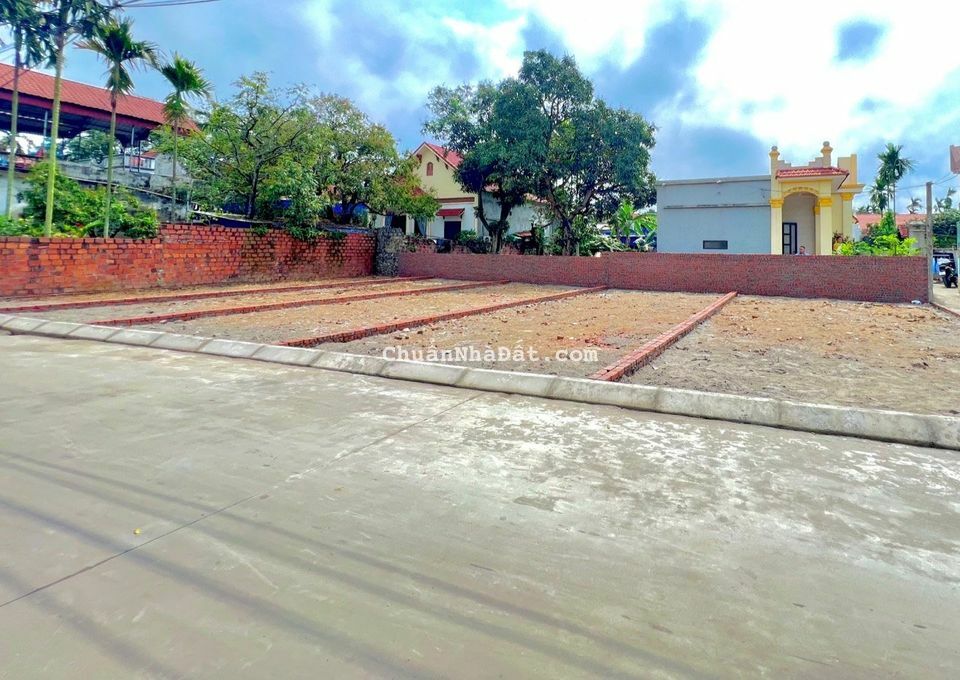 Bán đất chính chủ lô góc chỉ 560tr sẵn bìa giao ngay