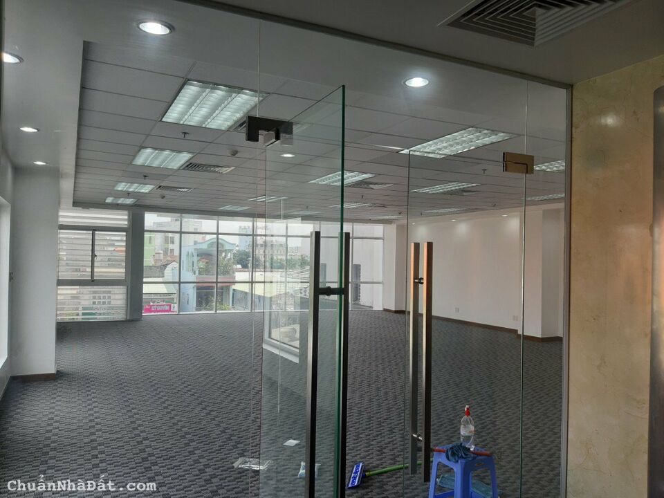 Cho thuê văn phòng giá tốt DT 95m2-124m2 toà nhà hạng sang Lê Trọng Tấn, Tân Phú