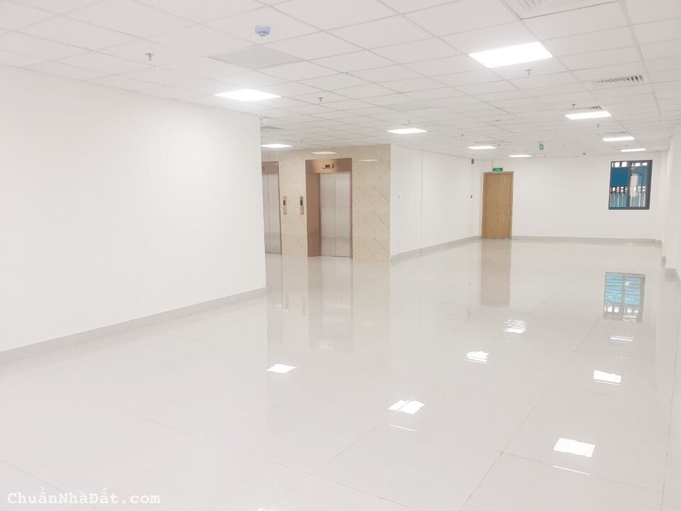 Cho thuê văn phòng mặt tiền 2 chiều Nguyễn Xí, mới tinh DT 110m2 giá chỉ 32tr - Bình Thạnh