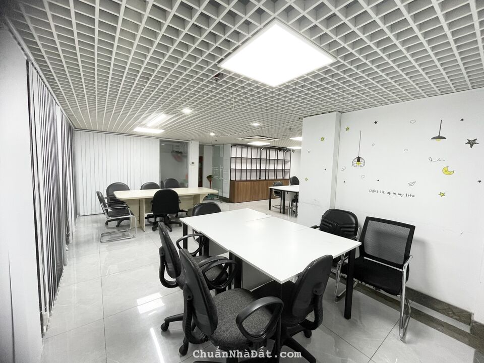 Văn phòng full nội thất DT 50m2 - 18tr, DT 100m2 - 38tr/tháng đường Nguyễn Đình Chiểu, Quận 3
