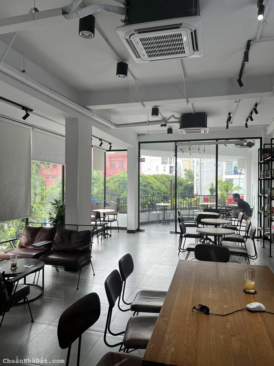 Văn phòng DT 80m2 - 23tr/tháng, mặt tiền đường Phan Xích Long, Phường 5, Quận Phú Nhuận