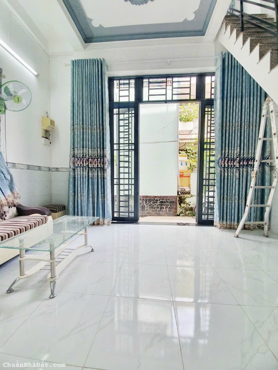 NHÀ LẦU ĐÚC - NÓC BẰNG - TAXI TỚI NHÀ - NẰM KẾ TRƯỜNG CHÂU VĂN LIÊM