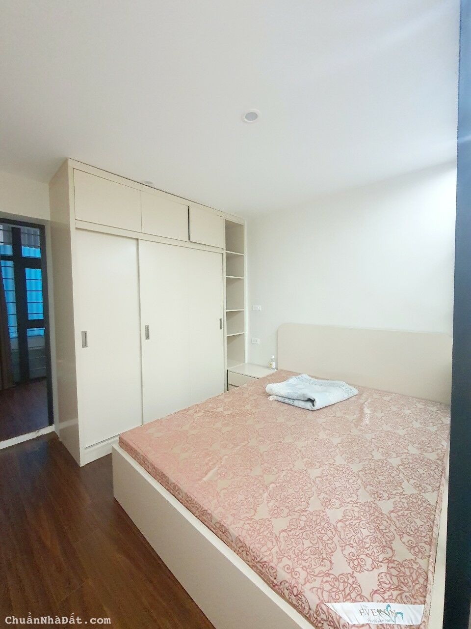 Bán căn hộ tập thể mặt phố Lê Quý Đôn,2 ngủ,ôtô đỗ, full nội thất đẹp,50m2,chỉ hơn 1 tỷ -0929647888