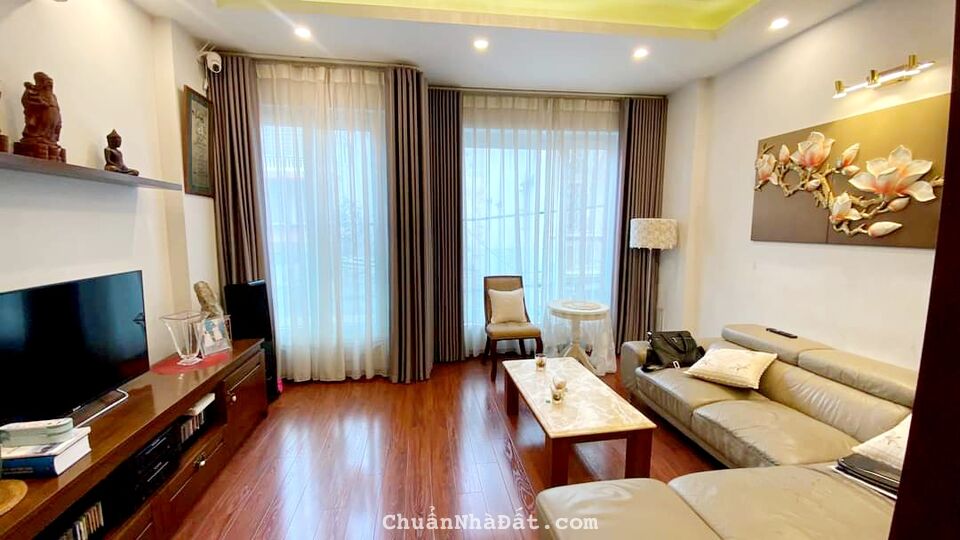 Vị trí có 102 nhà phân lô cán bộ, phố yên lạc 60m2 x 6 tầng, 11.9 tỷ, lô góc 3 thoáng, gara ô tô 