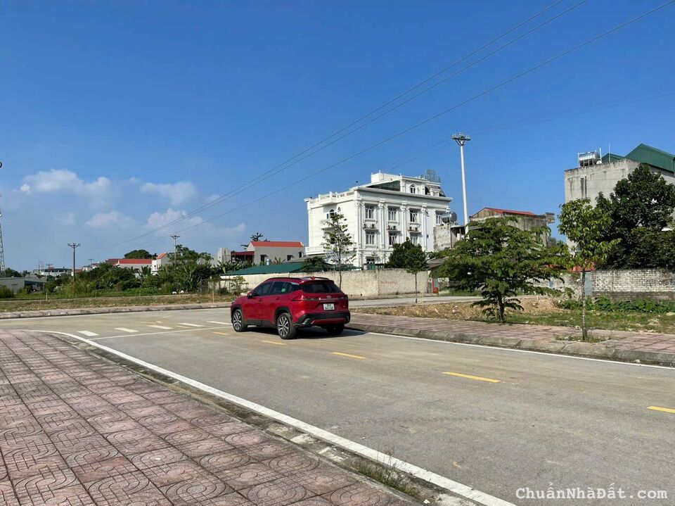 BÁN NHANH LÔ ĐẤT 2 MẶT TIỀN XÂY BIỆT THỰ GIÁ RẺ NẰM VEN THÀNH PHỐ