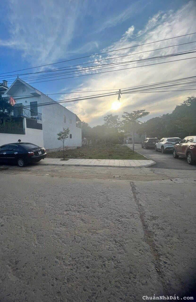 Cần bán gấp lô đất thổ cư Hoà Lạc 62m2 trục chính xã Cổ Đông sẵn sổ đỏ gần Đại Học FPT