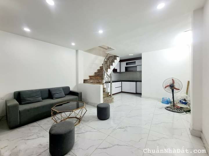 HOT! NHÀ 26M2, 4 TẦNG, OTO GẦN, SỔ RIÊNG, GIÁ 2.6 TỶ, PHỐ NAM DƯ, HOÀNG MAI, HÀ NỘI.