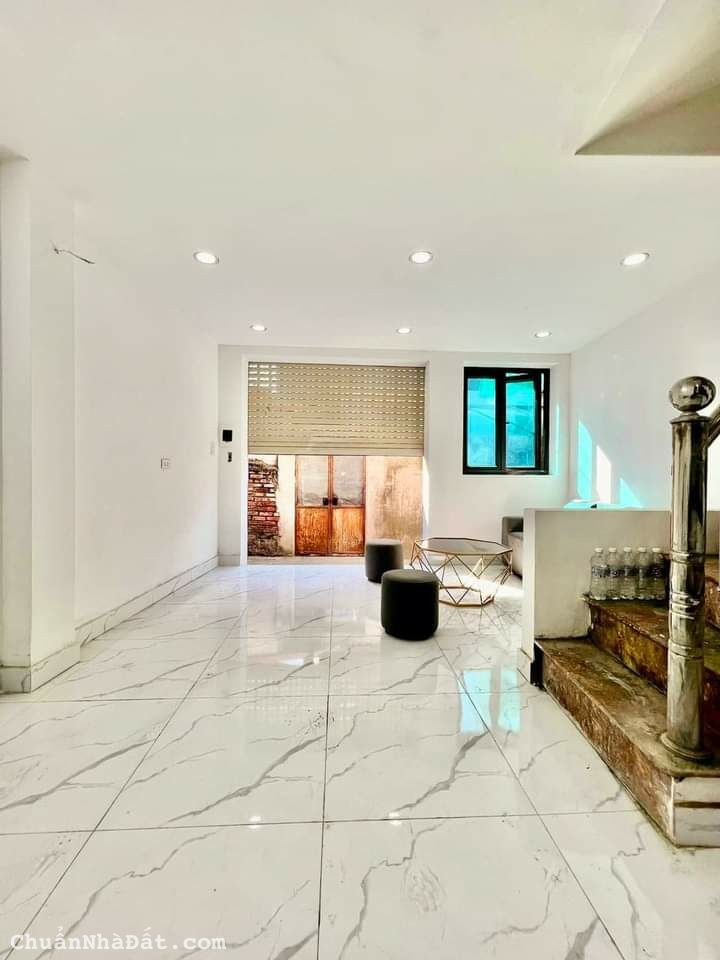 HOT! NHÀ 26M2, 4 TẦNG, OTO GẦN, SỔ RIÊNG, GIÁ 2.6 TỶ, PHỐ NAM DƯ, HOÀNG MAI, HÀ NỘI.