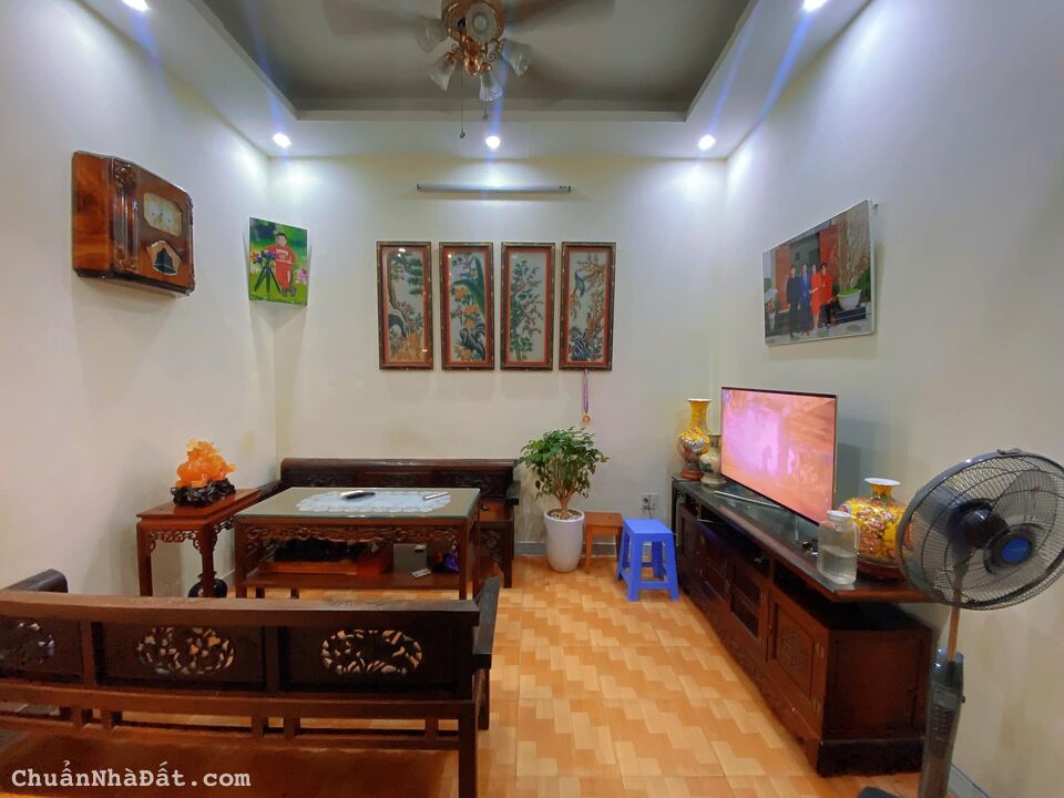 BÁN NHÀ, CẦU GIẤY TẦM TIỀN HIẾM Ô TÔ, TRÁNH NGÕ THÔNG, KINH DOANH FULL NỘI THẤT, GIÁ CHỈ 5 TỶ