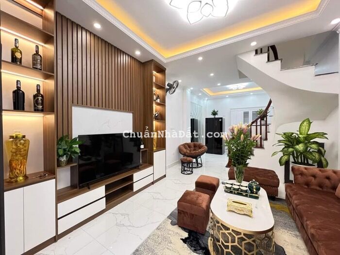 Bán nhà đẹp Phường Tân Mai - Ô tô đỗ cửa - Gần phố - 35m x 4 tầng x MT4m , 4.75 tỷ