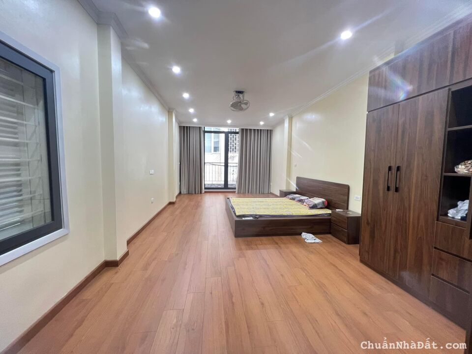 Nhà phố Minh Khai, ngõ to ô tô tránh, kinh doanh ác liệt, 6T thang máy, 72m giá 17.5 tỷ Nhà phố Minh Khai, ngõ to ô tô tránh, kinh doanh ác liệt, 6T thang máy, 72m giá 17.5 tỷ