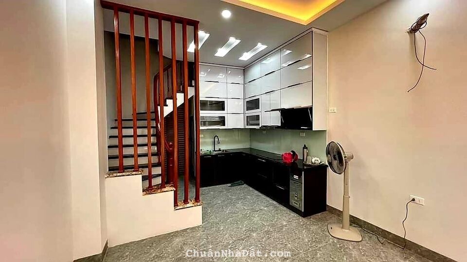 Bán nhà Trương Định - HM, mới kính coong, mặt ngõ thông, gần phố, 52m2 5T giá 5 tỷ