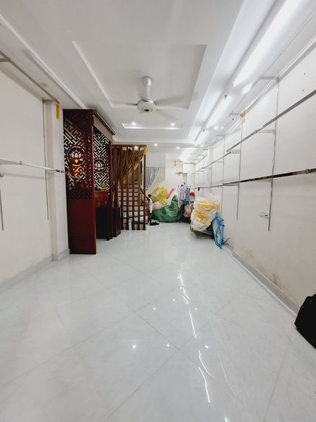 GẦN PHỐ -SÁT HỒ TÂY - NHÀ ĐẸP SẴN Ở - NGÕ THÔNG - KINH DOANH NHỎ - SỔ HOA HẬU