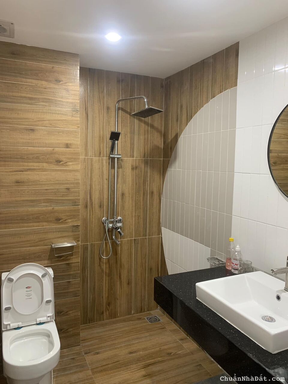 Nhà đẹp ở luôn, trước nhà rộng 2,5m, gần bãi gửi xe ô tô, 40m2 giá 6.3 tỷ Nhà đẹp ở luôn, trước nhà rộng 2,5m, gần bãi gửi xe ô tô, 40m2 giá 6.3 tỷ