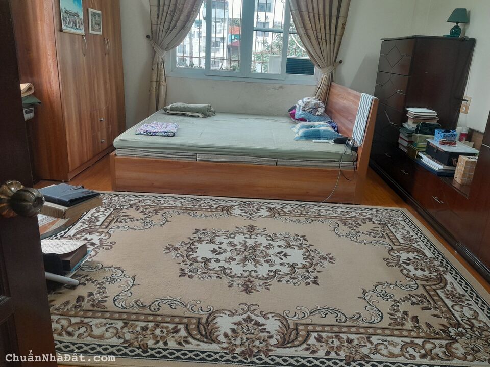 Nhà ngõ 50 Võng Thị, hai mặt thoáng, gần hồ, 70m2 giá 10 tỷ Nhà ngõ 50 Võng Thị, hai mặt thoáng, gần hồ, 70m2 giá 10 tỷ