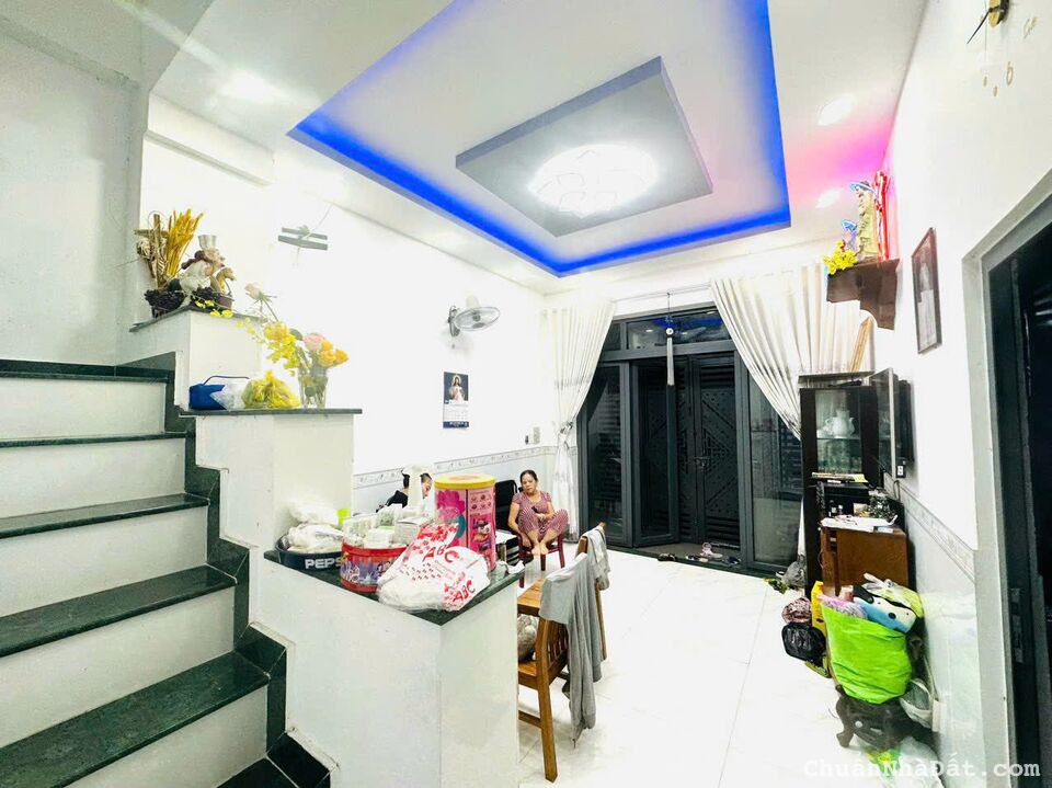 Bán nhà riêng, 43m2 giá 2 tỷ 240 triệu 2tầng ngay Vincom Quang Trung Sổ hồng riêng Bán nhà riêng, 43m2 giá 2 tỷ 240 triệu 2tầng ngay Vincom Quang Trung Sổ hồng riêng