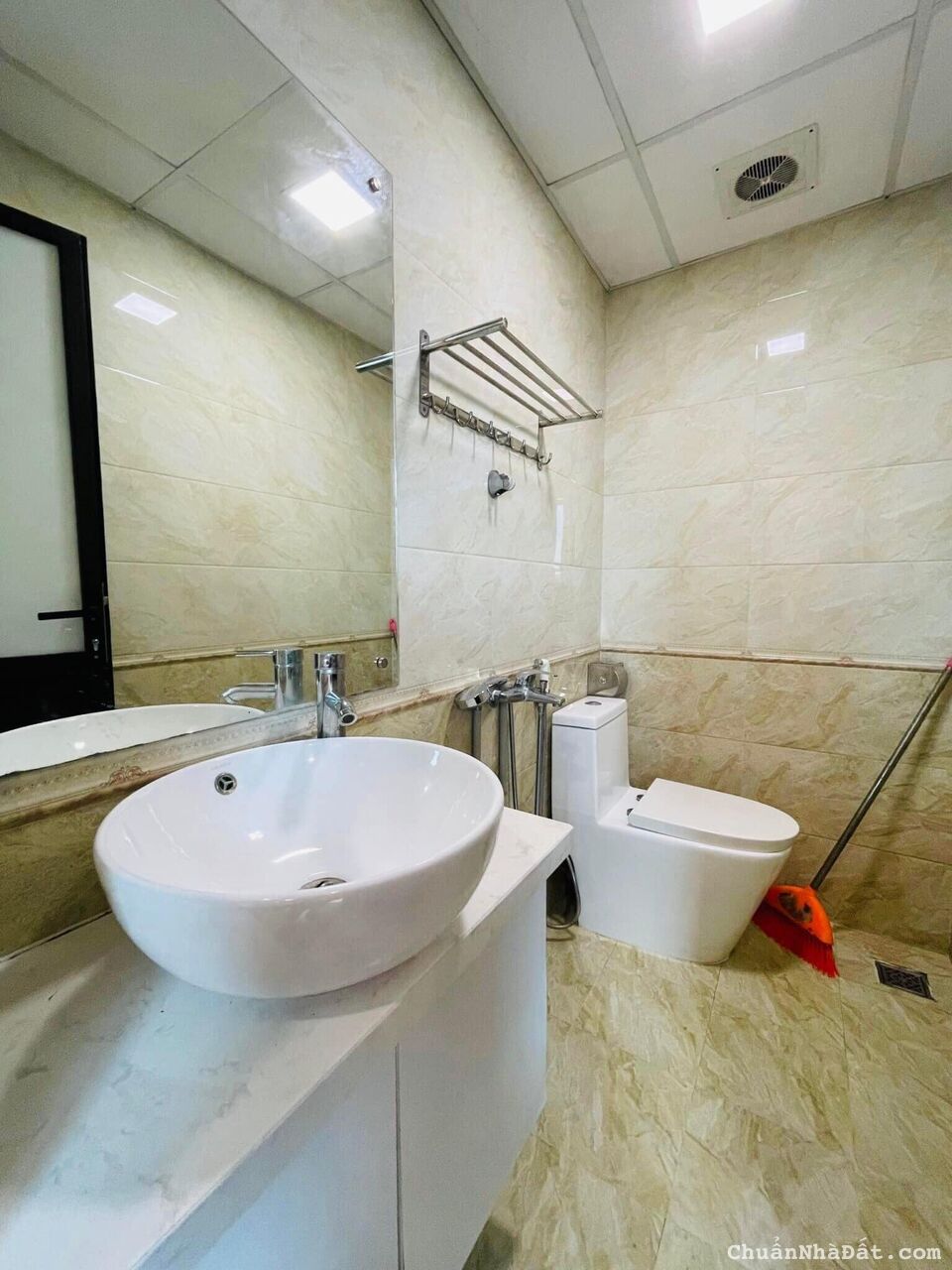 Mặt phố Hoàng Văn Thái 70m 7 tầng thang máy – Kinh doanh –Vỉa hè ô tô đỗ - Nhỉnh 27tỷ LH 0795986686