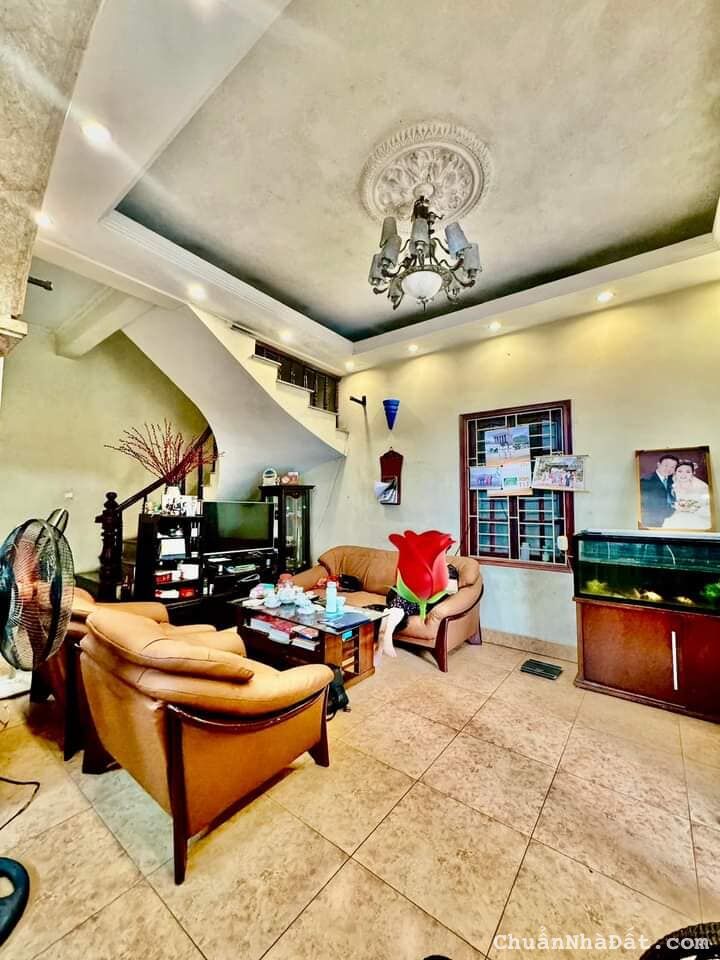 Bán nhà Phố Tân Mai, Kinh doanh, vỉa hè ô tô đỗ, D88m2 4T Mt6.1m; Giá 32.5tỷ_LH 0795986686