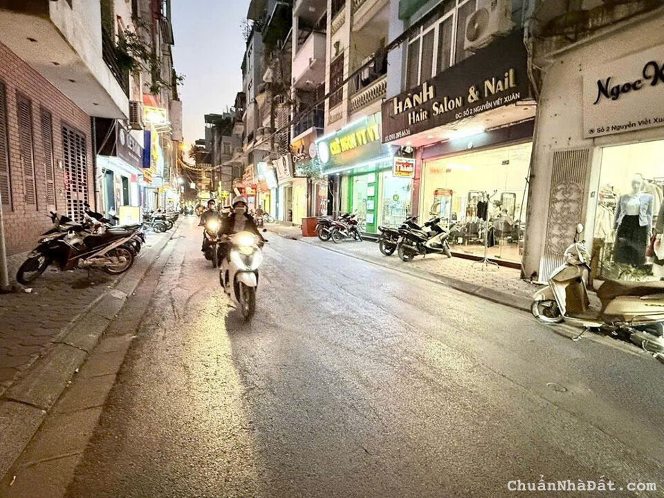 BÁN NHÀ PHÂN LÔ NGUYỄN VIẾT XUÂN 70M*5TẦNG*MT5M- Ô TÔ TRÁNH - KINH DOANH VĂN PHÒNg - LH 0795986686