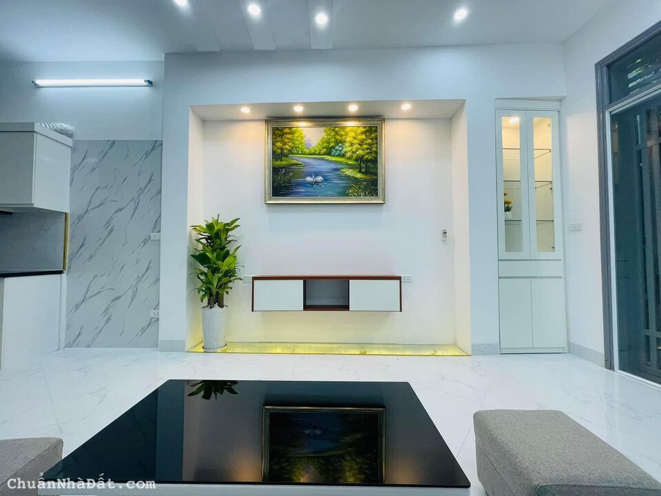 33M2_120 HOÀNG MAI_5 TẦNG_MẶT TIỀN 4.2M_CÁCH PHỐ 40M_GIÁ 3.95 TỶ