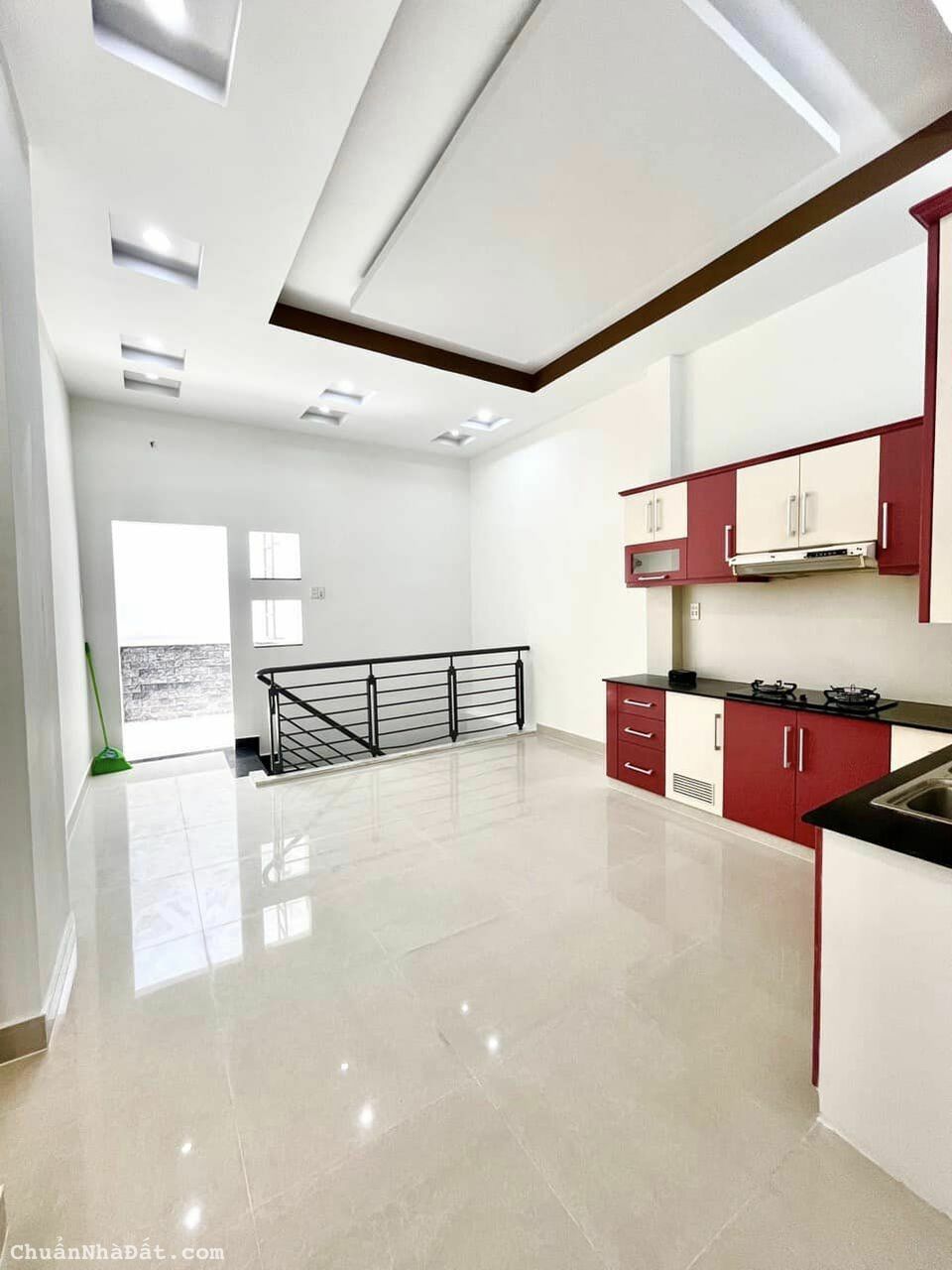 Bán nhà mặt tiền đường Lê Lợi, phường 4, Gò Vấp