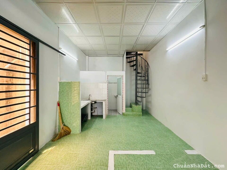 Cho thuê nhà mặt tiền kinh doanh đường số 4,  p 16, Gò Vấp