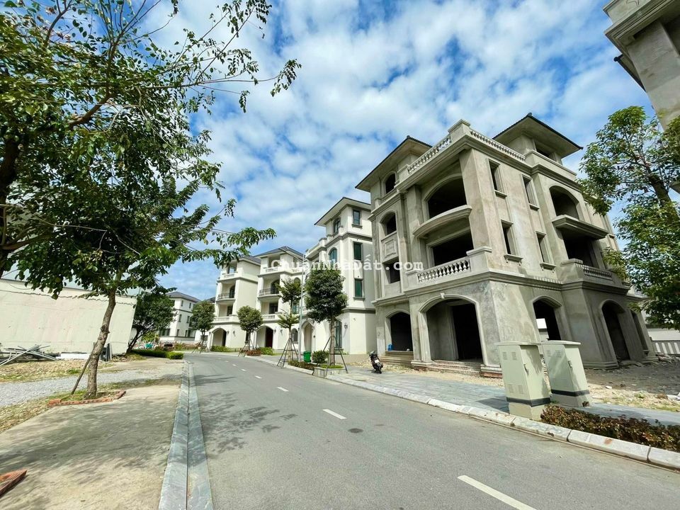 Biệt Thự Đồi Beverly Hills 306m2 View Biển trung tâm Du lịch Bãi Cháy, Hạ Long.