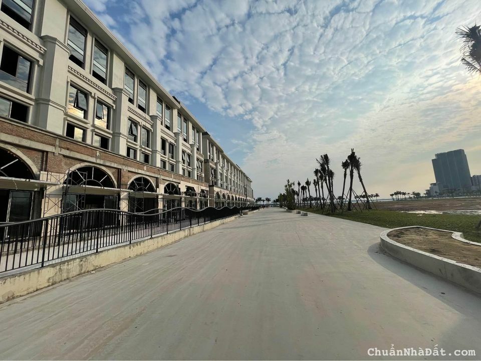 Chính chủ bán Shophoues 6,5 tầng view Biển tại Grandbay Hạ Long KĐT Hùng Thắng, Bãi Cháy, Hạ Long. Chính chủ bán Shophoues 6,5 tầng view Biển tại Grandbay Hạ Long KĐT Hùng Thắng, Bãi Cháy, Hạ Long.