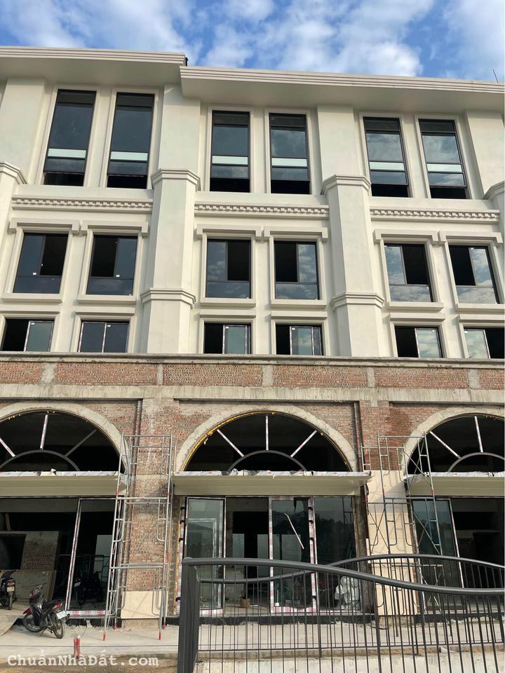 Chính chủ bán Shophoues 6,5 tầng view Biển tại Grandbay Hạ Long KĐT Hùng Thắng, Bãi Cháy, Hạ Long. Chính chủ bán Shophoues 6,5 tầng view Biển tại Grandbay Hạ Long KĐT Hùng Thắng, Bãi Cháy, Hạ Long.