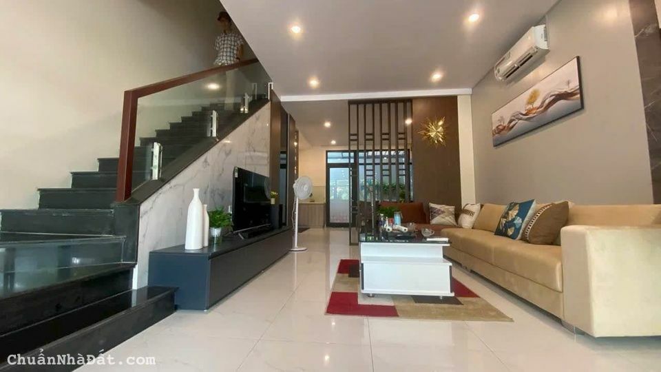 Bán căn Liền Kề 4 tầng Greenbay village 90m2 trung tâm Hùng Thắng, Bãi Cháy, Hạ Long.