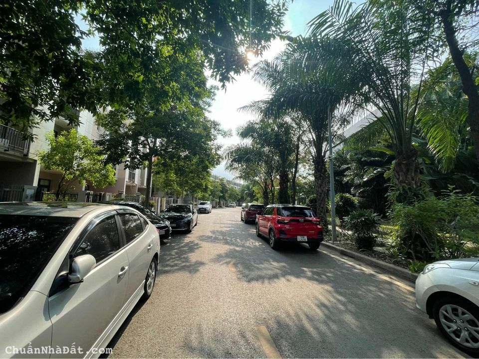 Chính chủ bán căn liền kề khu Royer Lotus - phố Hoàng Quốc Việt - Hùng Thắng - Hạ Long