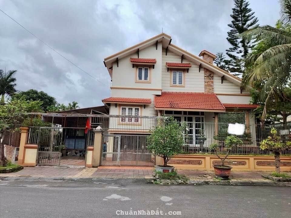 Cần bán nhà Biệt thự Sân vườn Lô góc 2 tầng 295m2 tại Cẩm Sơn, Cẩm Phả, Quảng Ninh Cần bán nhà Biệt thự Sân vườn Lô góc 2 tầng 295m2 tại Cẩm Sơn, Cẩm Phả, Quảng Ninh