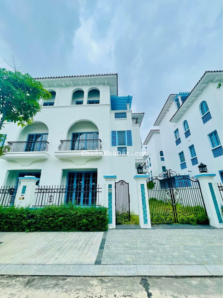 Bán căn Biệt thự Song Lập 3,5 tầng 219m2 Ven Biển trung tâm du lịch Bãi Cháy, Hạ Long