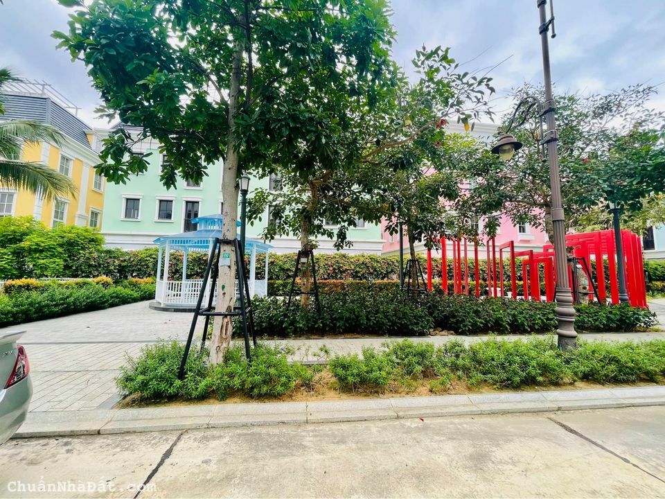 Bán căn Biệt thự Song Lập 3,5 tầng 219m2 Ven Biển trung tâm du lịch Bãi Cháy, Hạ Long