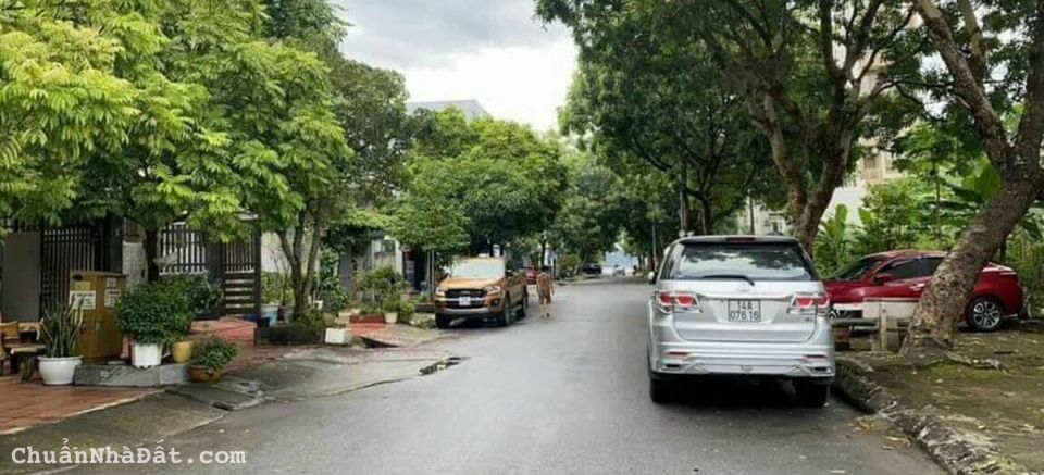 Chính chủ chuyển sinh sống cần Bán nhà 5 tầng 144m2 lô góc 2 mặt tiền, gần bãi tắm Cột 8, Hạ Long Chính chủ chuyển sinh sống cần Bán nhà 5 tầng 144m2 lô góc 2 mặt tiền, gần bãi tắm Cột 8, Hạ Long