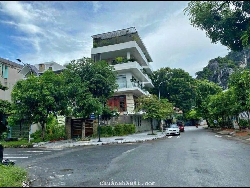 Chính chủ chuyển sinh sống cần Bán nhà 5 tầng 144m2 lô góc 2 mặt tiền, gần bãi tắm Cột 8, Hạ Long Chính chủ chuyển sinh sống cần Bán nhà 5 tầng 144m2 lô góc 2 mặt tiền, gần bãi tắm Cột 8, Hạ Long