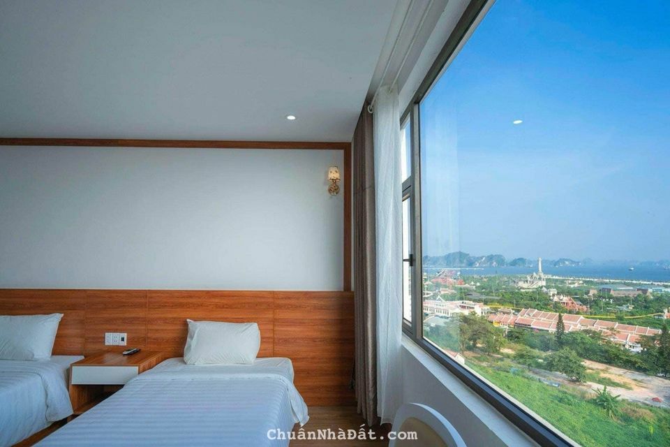 Bán căn Khách sạn 15 tầng 1324m2 view Vịnh tại mặt đường trung tâm du lịch Bãi Cháy, Hạ Long